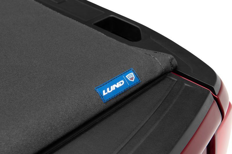 Lund Chevy Colorado (6ft. Bed) Genesis Roll Up Tonneau Cover - Black