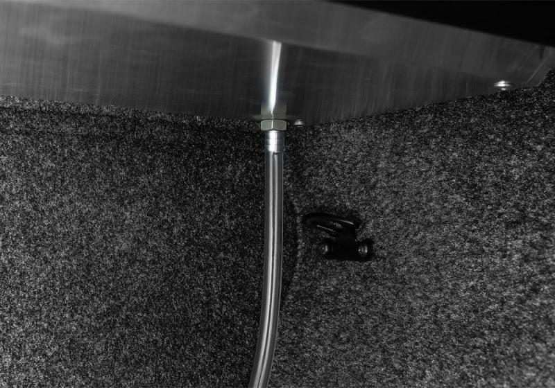 Roll-N-Lock 15-20 Ford F-150 77-3/8in E-Series Retractable Tonneau Cover