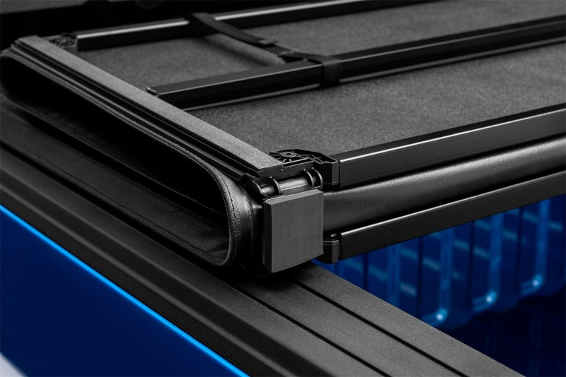 Lund Chevy Silverado 1500 Fleetside (5.8ft. Bed) Hard Fold Tonneau Cover - Black