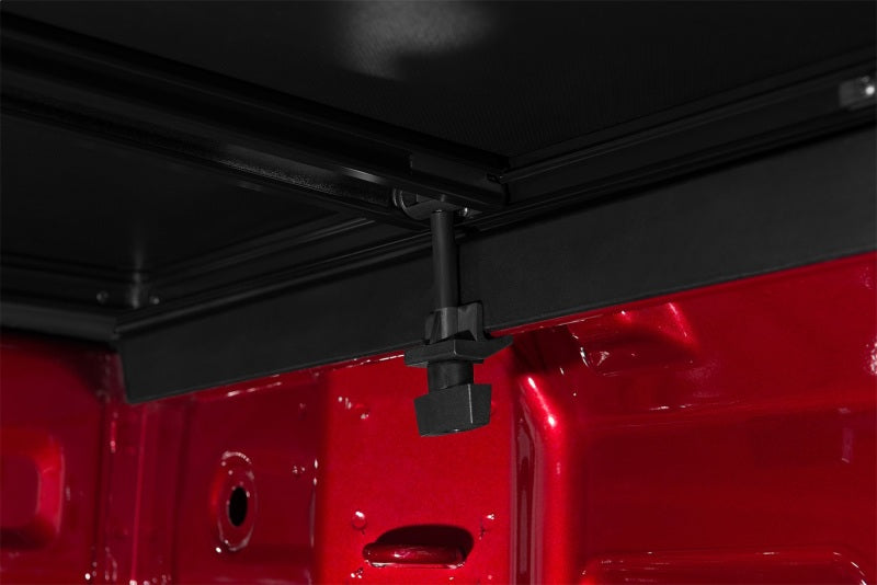 Lund Chevrolet Silverado 1500 6.5ft Bed Genesis Tri-Fold Tonneau - Black