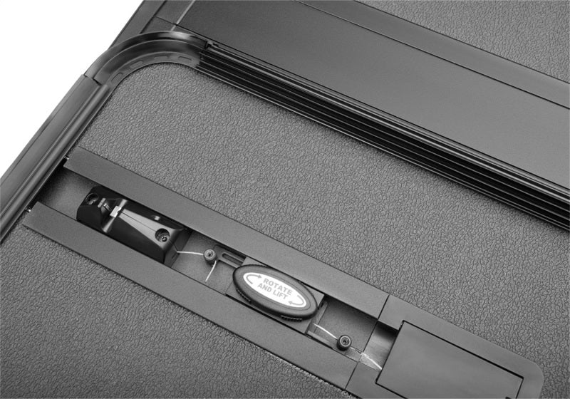 Extang 14-19 Chevy/GMC Silverado/Sierra 1500 (6ft. 7in. Bed) Solid Fold ALX