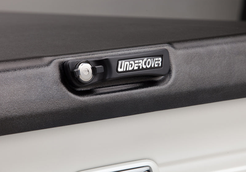 UnderCover Ram 1500 (Classic) / Ram 2500 HD 6.4ft Elite Bed Cover - Black Textured
