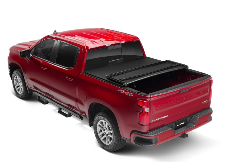 Lund Chevy Colorado (5ft. Bed) Genesis Tri-Fold Tonneau Cover - Black