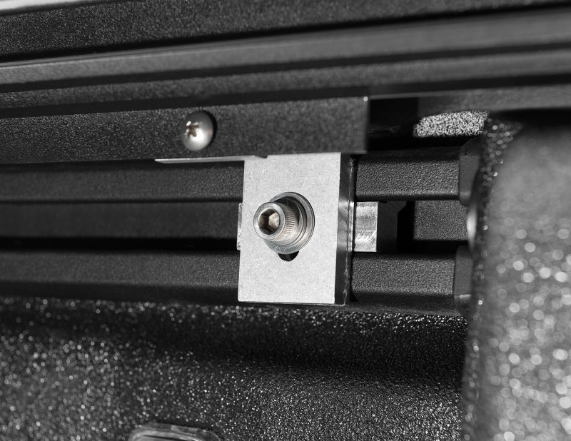Roll-N-Lock Jeep Gladiator 5ft bed (w/ Trail Rail System) M-Series Retractable Tonneau Cover