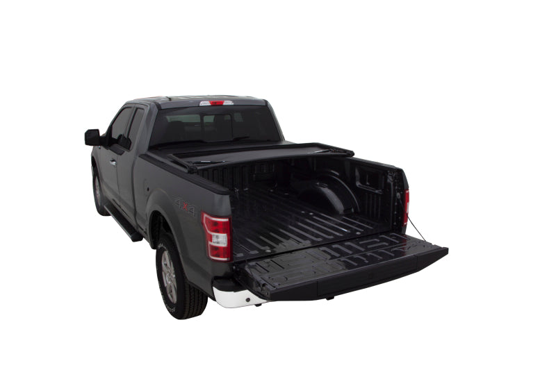 Lund Chevy Silverado 1500 (6.5ft. Bed) Genesis Tri-Fold Tonneau Cover - Black