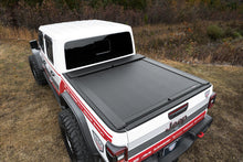 Load image into Gallery viewer, Roll-N-Lock Jeep Gladiator 5ft bed (w/ Trail Rail System) M-Series Retractable Tonneau Cover
