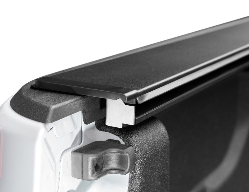 Roll-N-Lock Jeep Gladiator 5ft bed (w/ Trail Rail System) M-Series Retractable Tonneau Cover