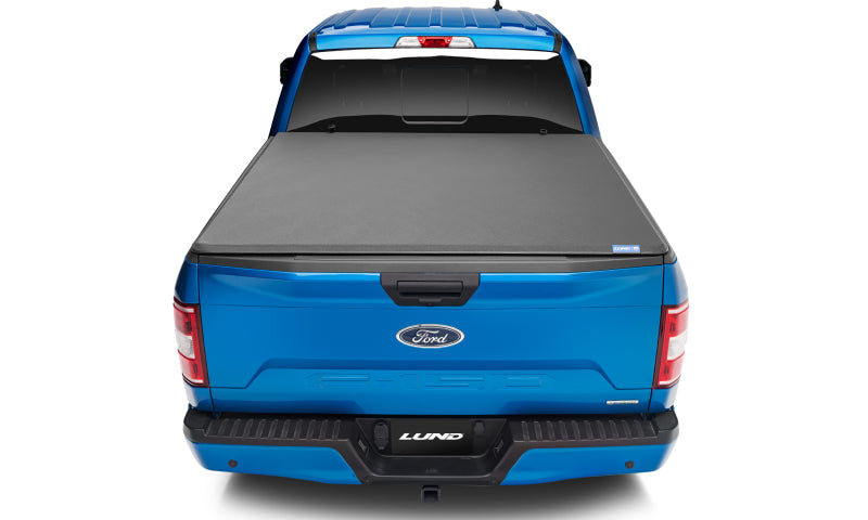 Lund Nissan Titan (5.5ft. Bed w/o Titan Box) Genesis Elite Tri-Fold Tonneau Cover - Black