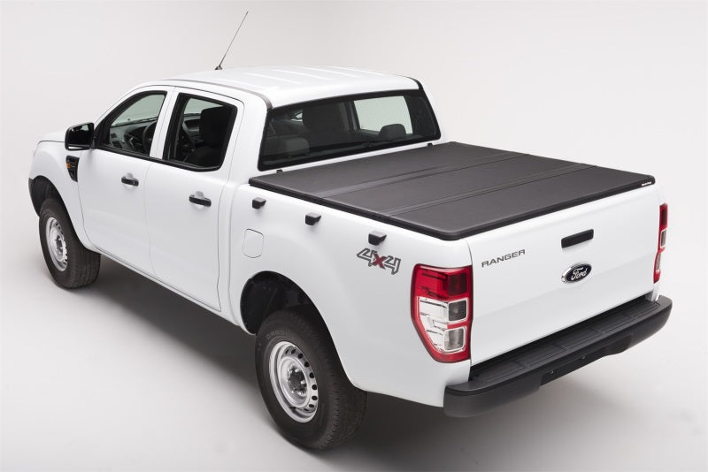 Extang Nissan Frontier(5ft Bed) (w/ or w/o Track Sys) (5ft) Solid Fold 2.0