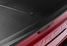 Load image into Gallery viewer, UnderCover Chevy Silverado 1500 5.8ft SE Bed Cover - Black Textured