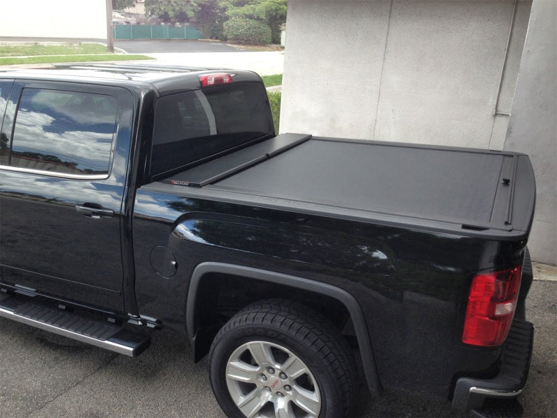 Roll-N-Lock Chevrolet Silverado 1500 60.5in Bed M-Series Retractable Tonneau Cover