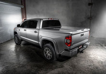 Load image into Gallery viewer, UnderCover Toyota Tacoma 6ft Elite LX Bed Cover - Silver Sky (Req Factory Deck Rails)