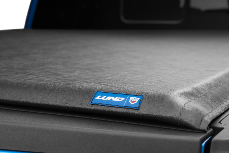 Lund Chevy Colorado (6ft. Bed) Genesis Roll Up Tonneau Cover - Black