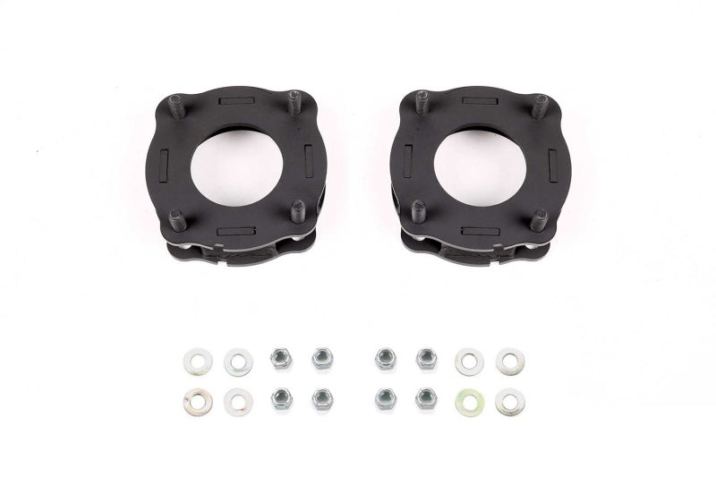 Fabtech 2022+ Toyota Tundra 1.5in Leveling Kit - Front Spacers and Hardware