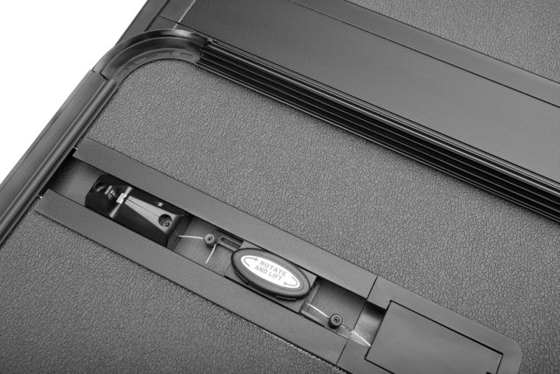 Extang 14-19 Chevy/GMC Silverado/Sierra 1500 (6ft. 7in. Bed) Solid Fold ALX