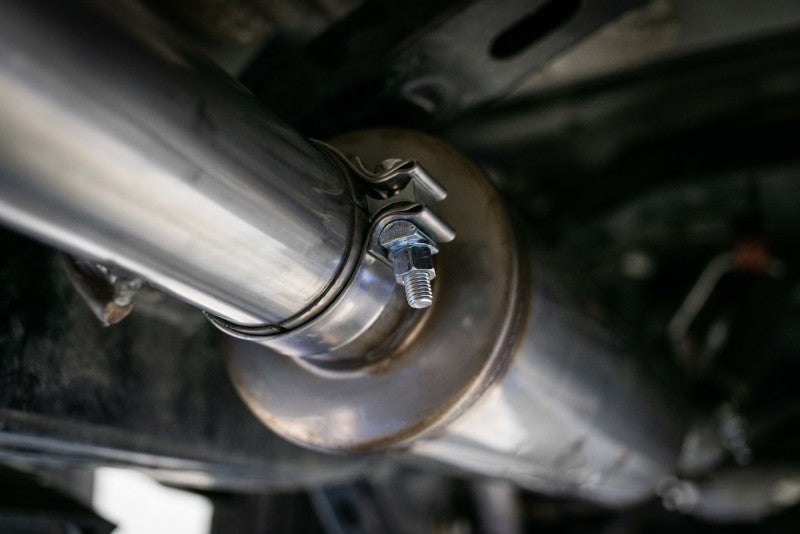MBRP Ram 1500 5.7L (CrewCab/QuadCab ONLY) 2.5in Cat Back Dual Split Rear w/ 4.5in Tip - T409