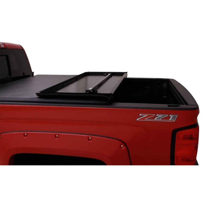 Lund Toyota Tacoma (5ft. Bed) Hard Fold Tonneau Cover - Black