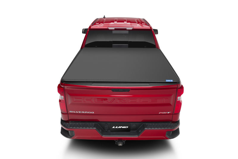 Lund Chevy Silverado 1500 (6.5ft. Bed) Genesis Elite Tri-Fold Tonneau Cover - Black