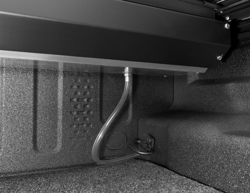 Roll-N-Lock Jeep Gladiator 5ft bed (w/ Trail Rail System) M-Series Retractable Tonneau Cover